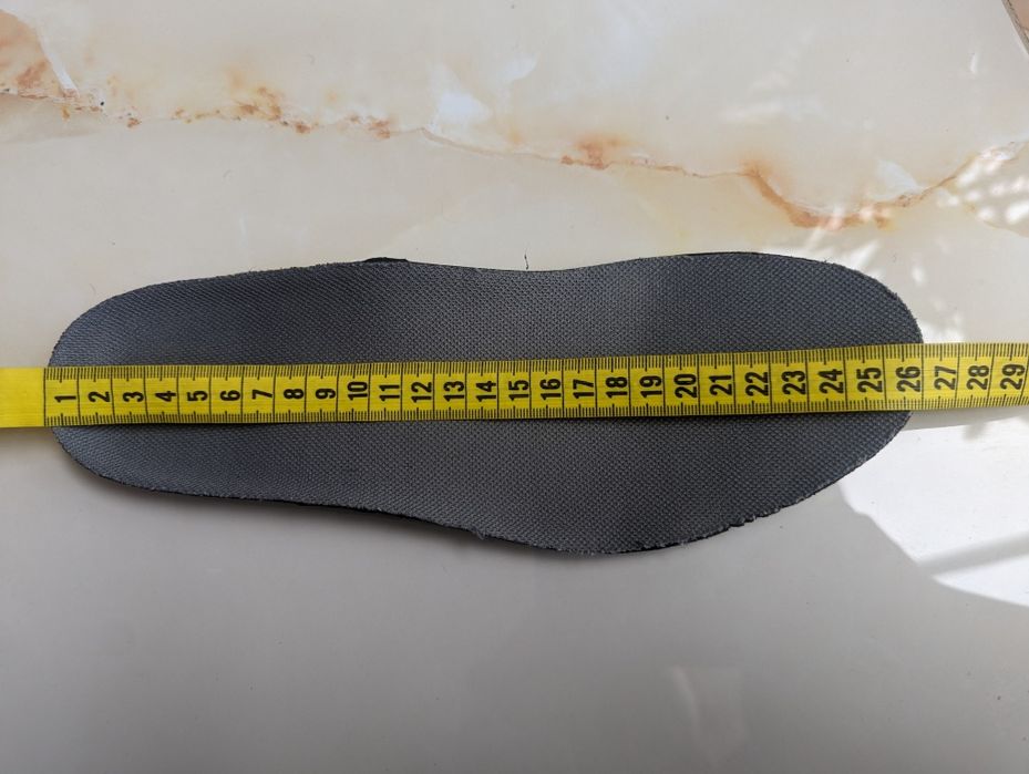 Nike кросівки 26 см.  стан нових