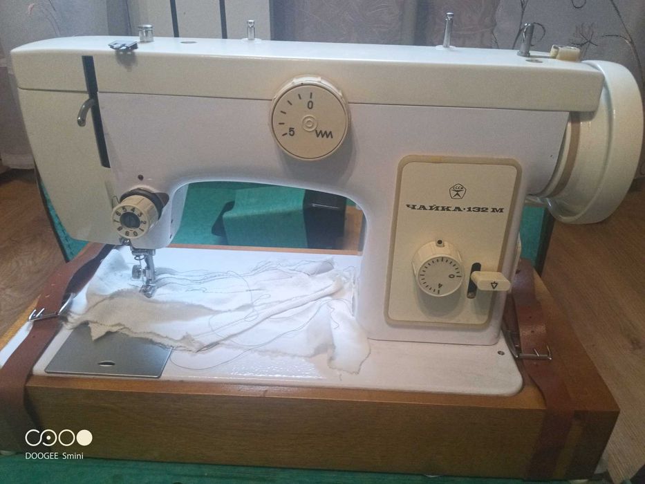 Швейная машинка Чайка 132 М