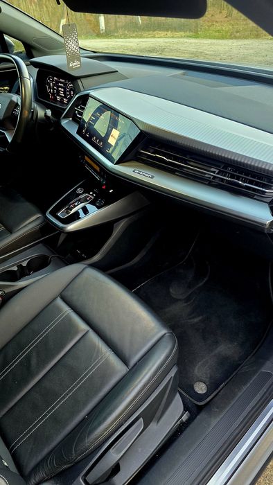 Audi Q4 E-tron  .