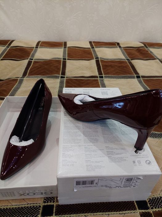 Продам жіночі туфлі ( човники)