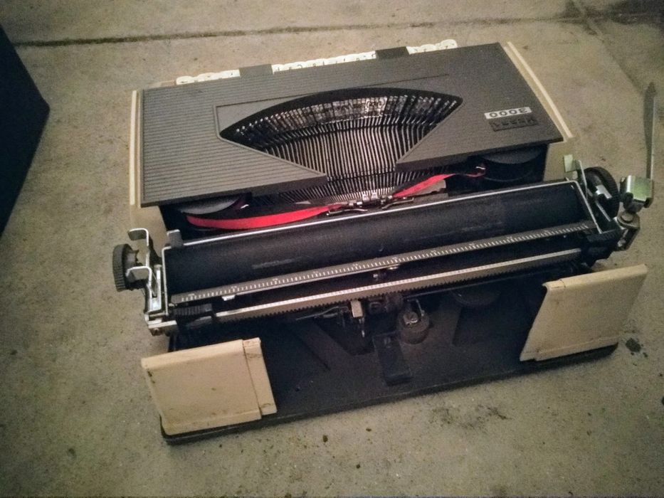 Máquina de escrever Messa 3000