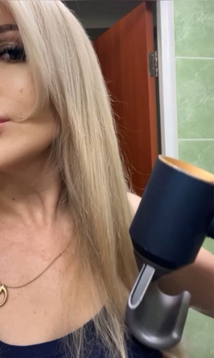 Мощный фен стайлер   очень   качесвенный Дайсон