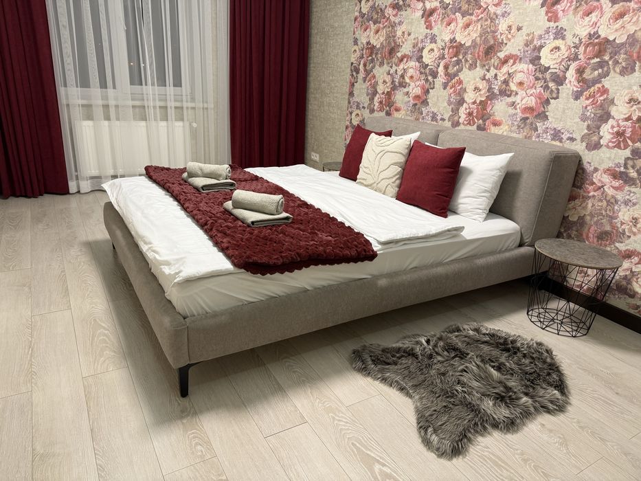 ЖК"Сімейний",Є СВІТЛО,зал.вокзал,Тяжилів,1-кім.квартира подобово