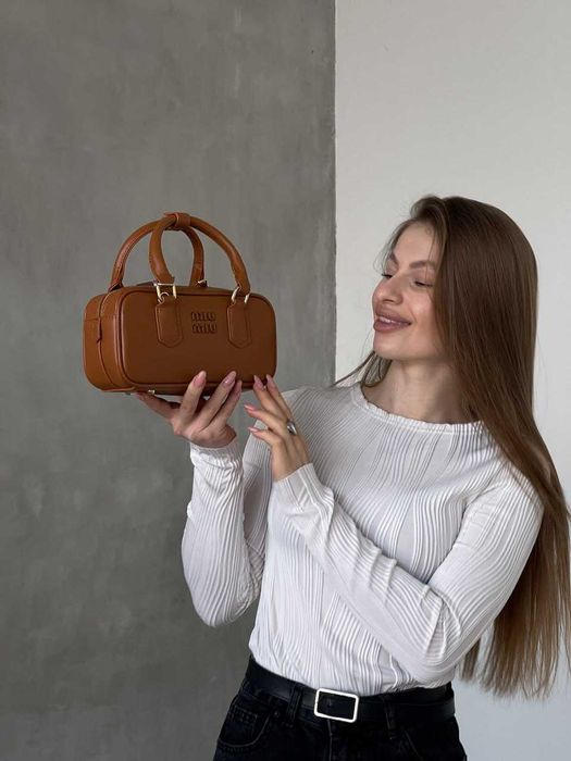 Женская новая сумка / кожаная, в коробке. Подарок для девушки