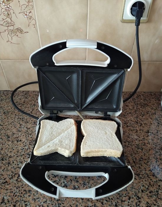 Tostadeira sanduicheira torradeira casa quarto apartamento vivenda.