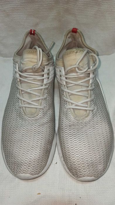 Кросовки фирменные летние белые