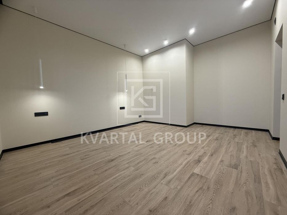 Будинок з ремонтом без меблів Дмитрівка ЦЕНТР