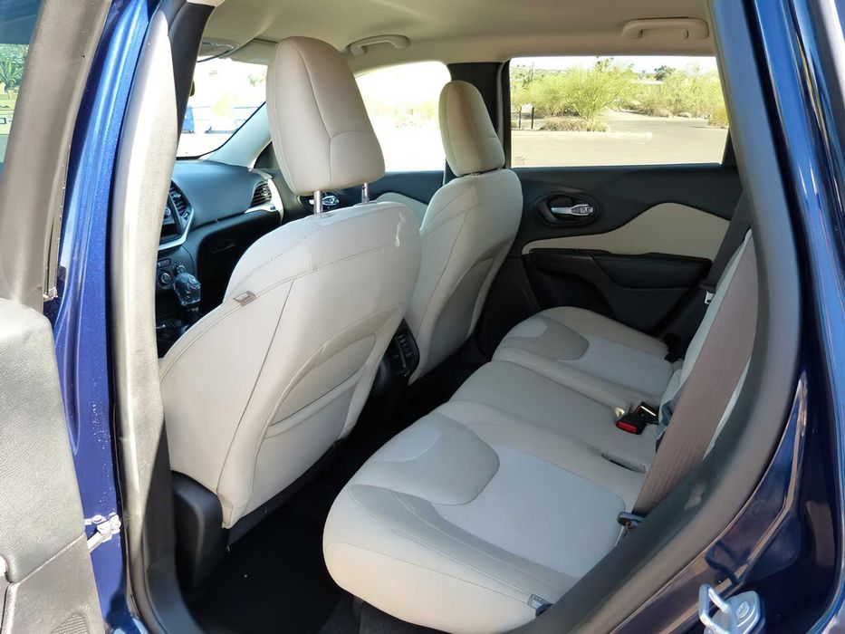 Jeep Cherokee      2016