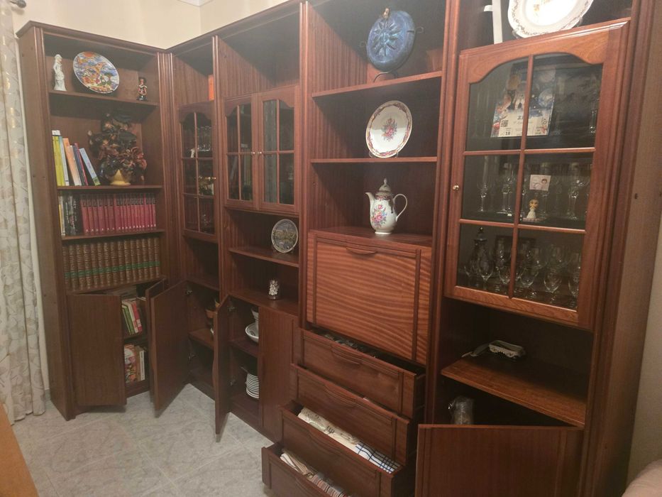 Movel de sala em mogno