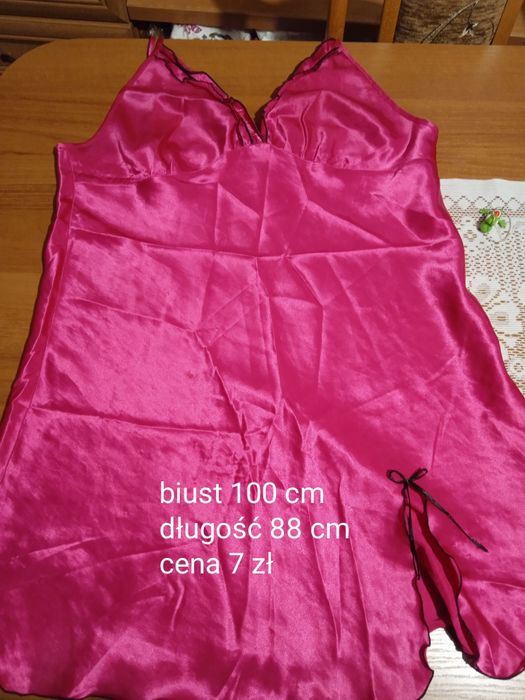Spódnice, bluzki, koszula nocna