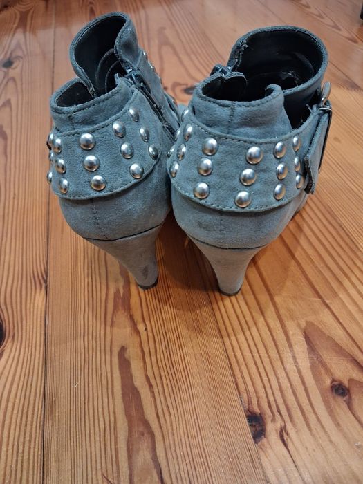 Botki F&F r.37 szary zamsz