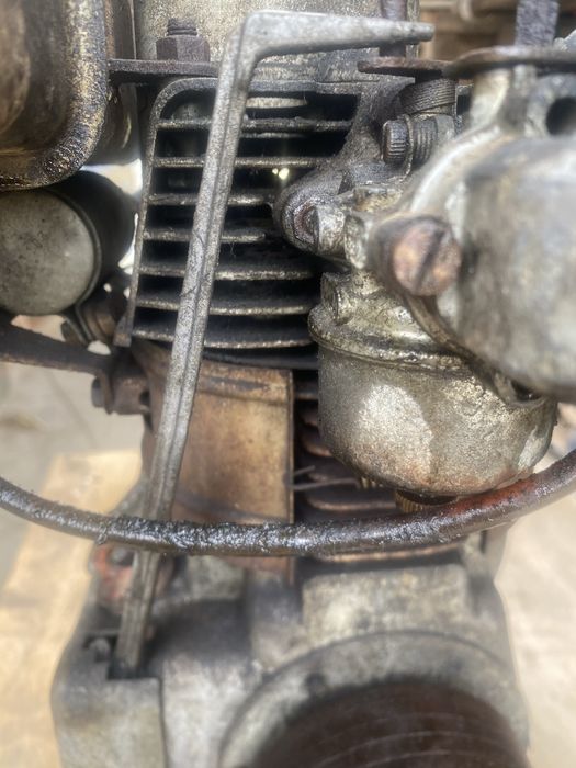 Motor antigo de explosao, a gasolina e petroleo.