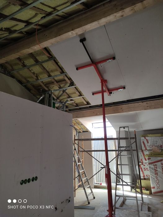 Alugo Máquina elevatória de   pladur