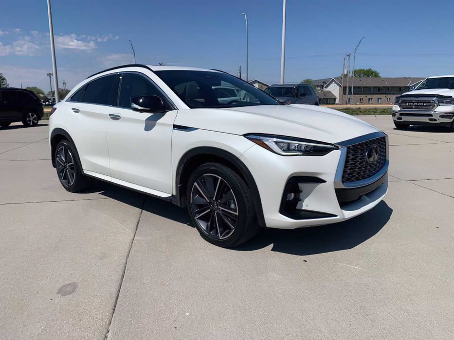 Infiniti QX55 Essential      2023