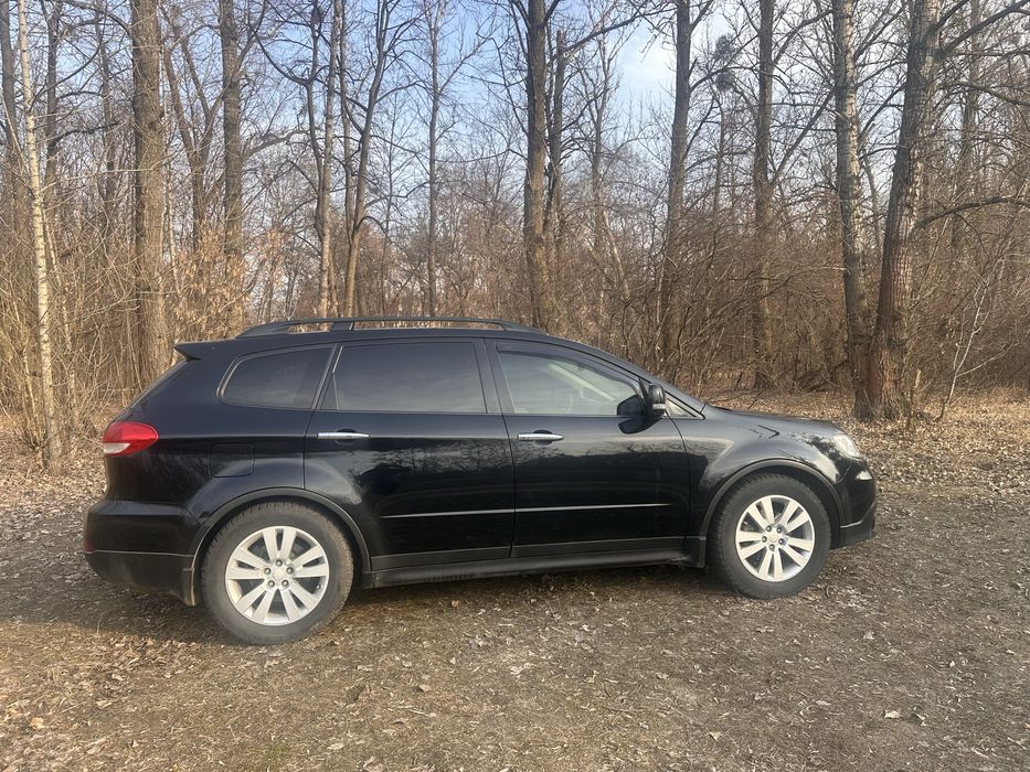 Субару Трібека 2008 року