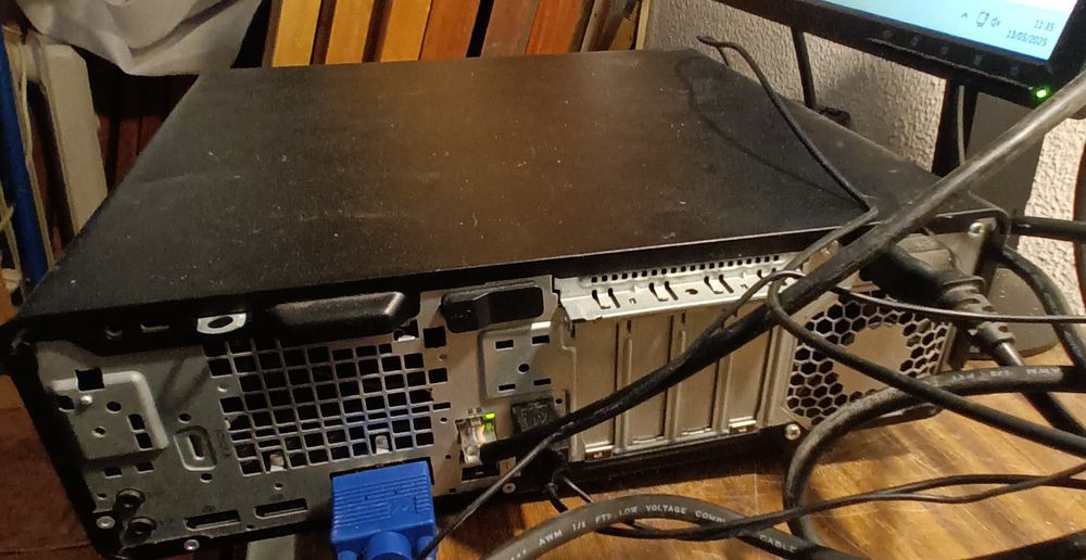 HP EliteDesk 800 G3 SFF Computer with Windows 1164585482404226121