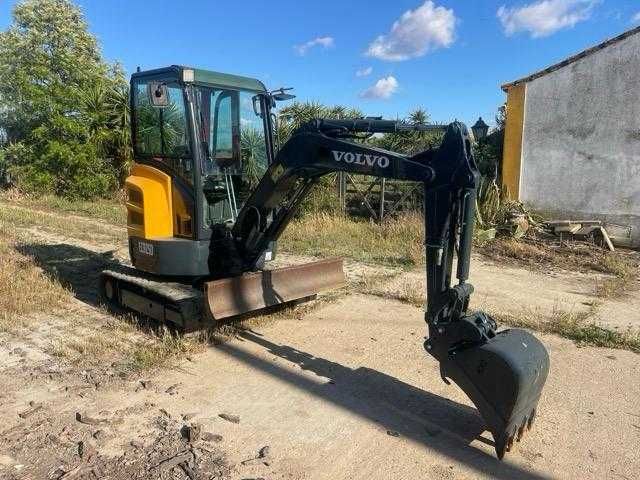 Volvo ECR25D, 2016, 3 baldes engate rápido, cert. CEE e manuais