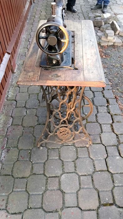 Stara maszyna do szycia Singer