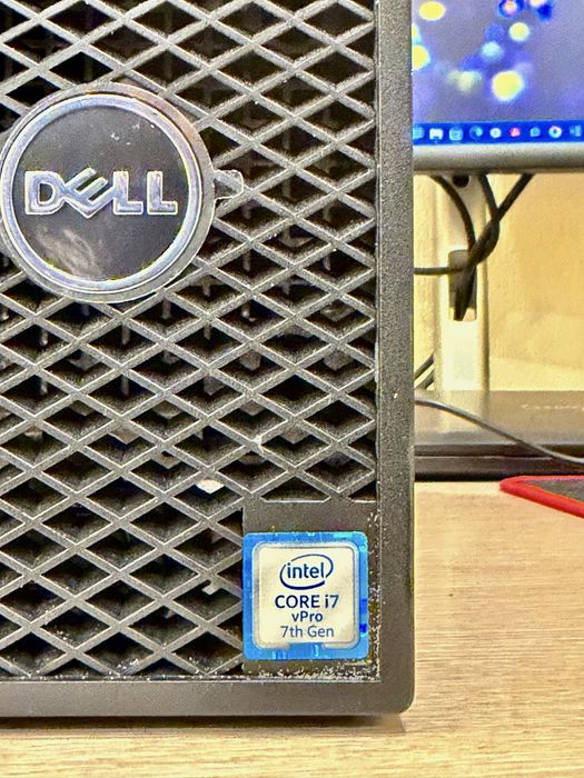Dell Precision Tower 3420 / Intel Core i7 7th Gen / 32GB RAM / 1TB SSD