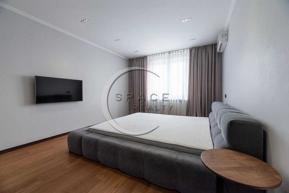 Оренда 3-кімнатної квартири 100 м2 з інвертором на 10кВт - Науки 55а