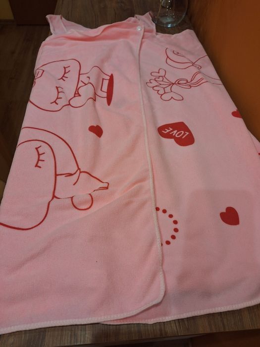 Różowy szlafroczek kąpielowy