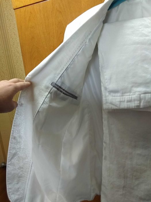 Костюм чоловічий,білий весільний!