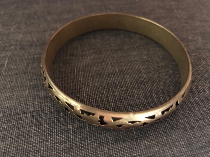 Bijuteria e bolsas desde...