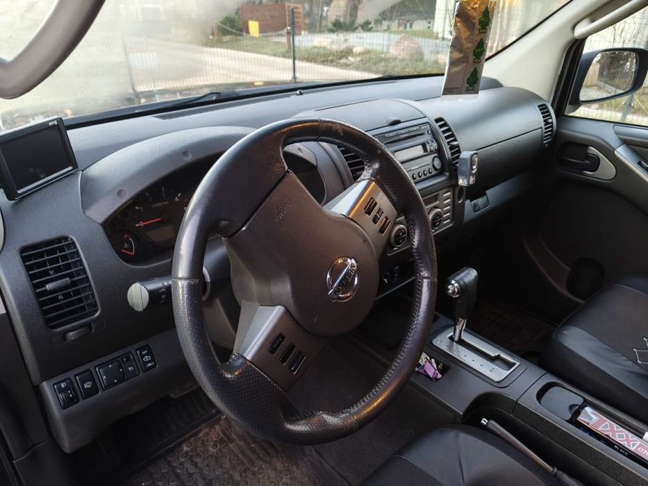 Продам Nissan Navara 2.5 TDI 4X4