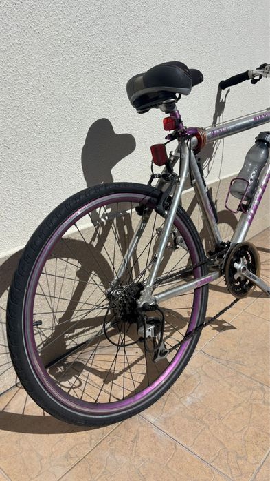 Bicicleta em bom estado geral