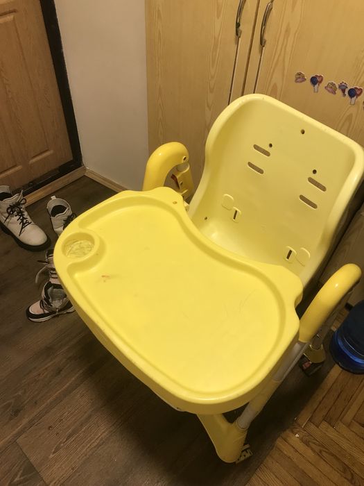 Крісло для годуваня