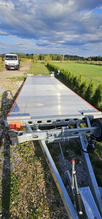 Przyczepa Wiola W23R L35G55P laweta uchylna do przewozu pojazdów