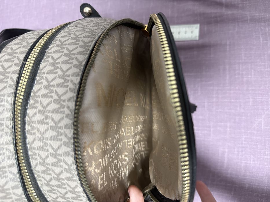 Маленький жіночий рюкзак