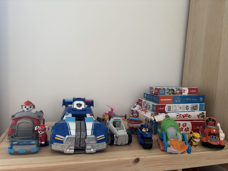 Zestaw samochodziki, puzzle gra Psi Patrol