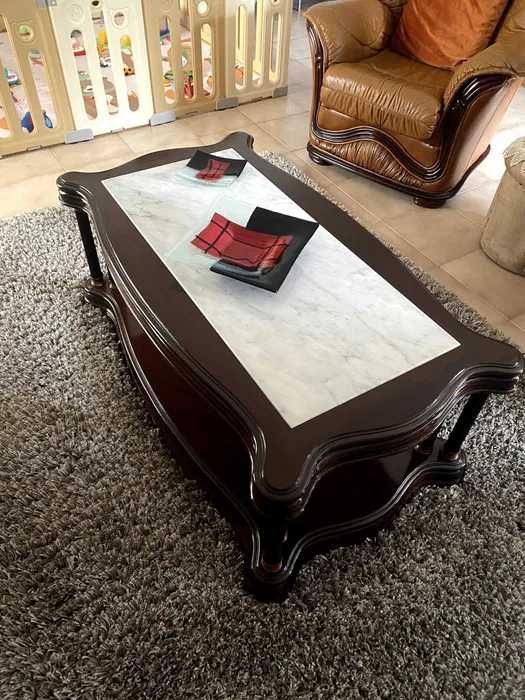 Mesa de Centro em madeira nogueira