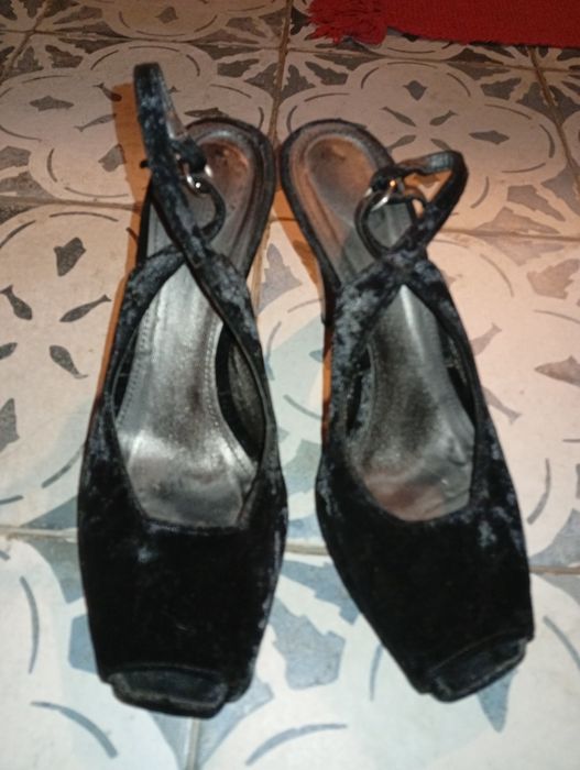 Eleganckie buty na wysokim obcasie, skóra