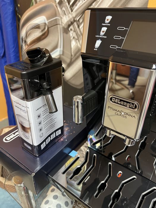 Ekspres do kawy Delonghi PrimaDonna Class wysoki model