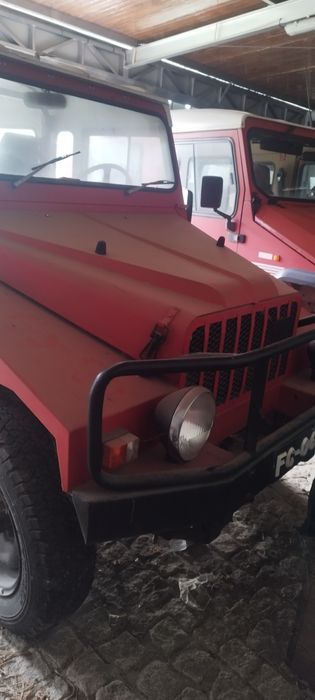 UMM  Cournil 
Tem  7892 km
Em muito bom estado 
Com kit de cap