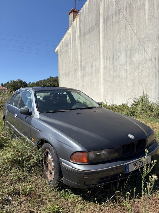 Bmw 523i.