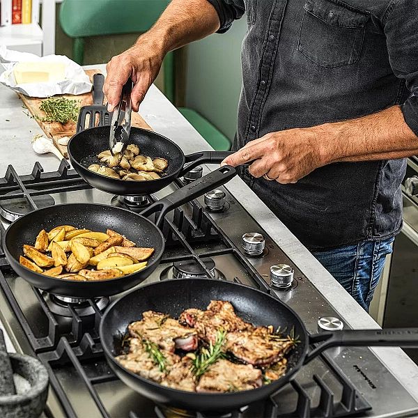 Patelnia ceramiczna 20 cm / KitchenAid