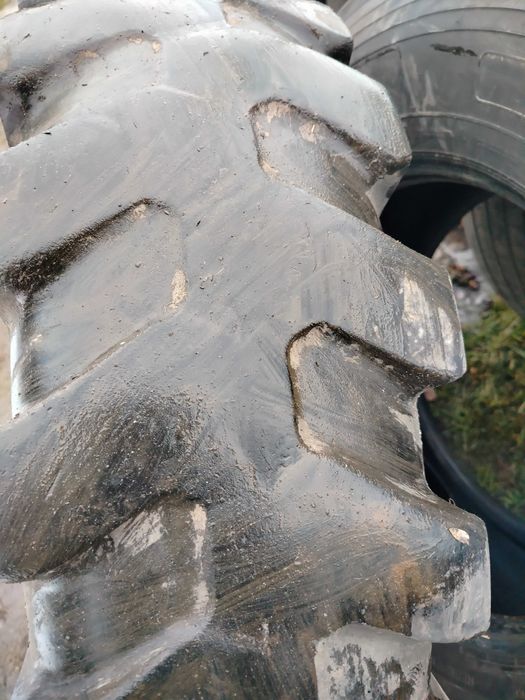 opona 11.00-20 BKT EM939