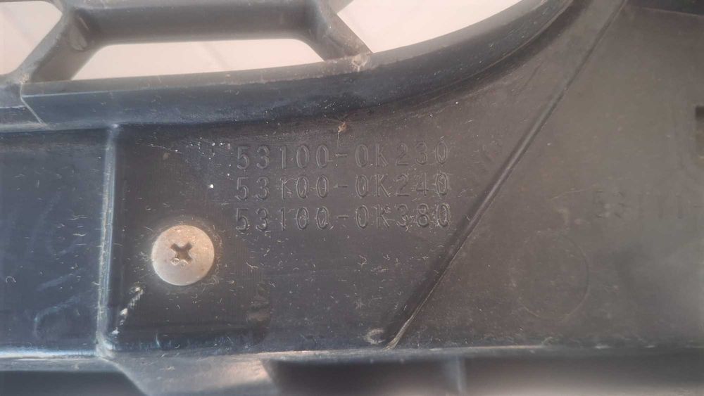 Vendo grelha frontal e grelha do  Parachoque toyota Hiluz