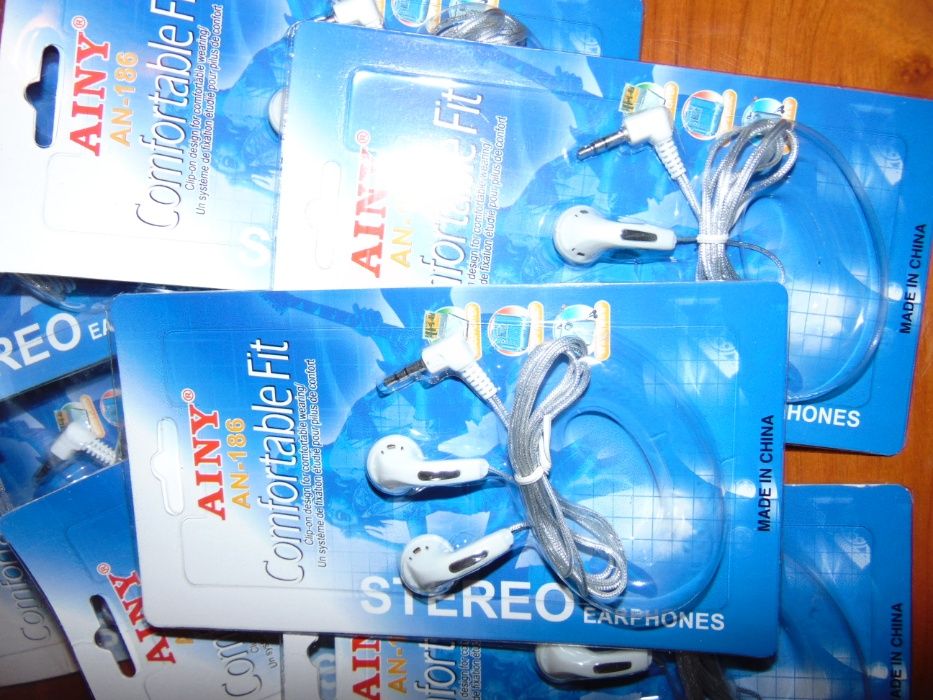 Auriculares auscultadores Brancos Stereo phones AINY NOVO