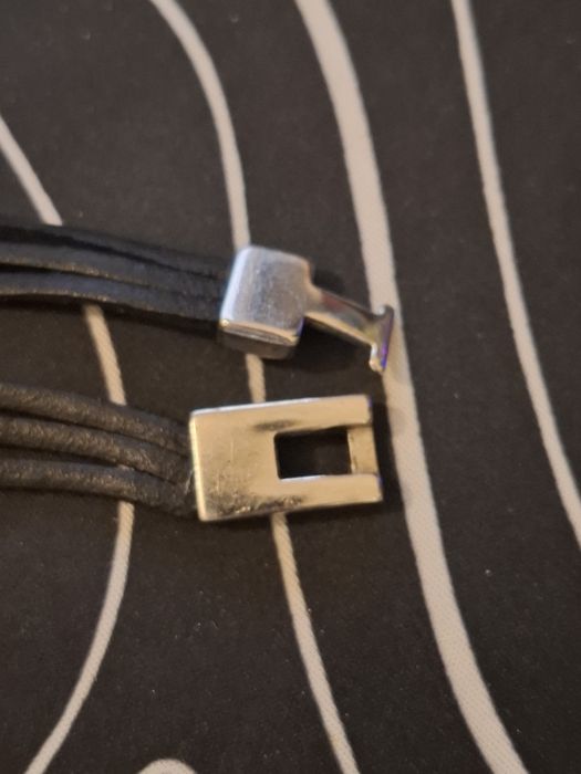 Pulseira tiras de couro