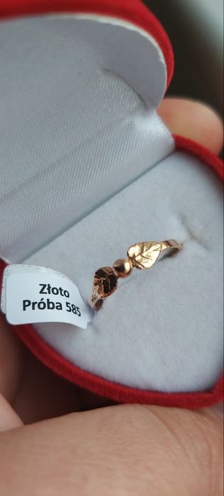 Złoty pierścionek 585