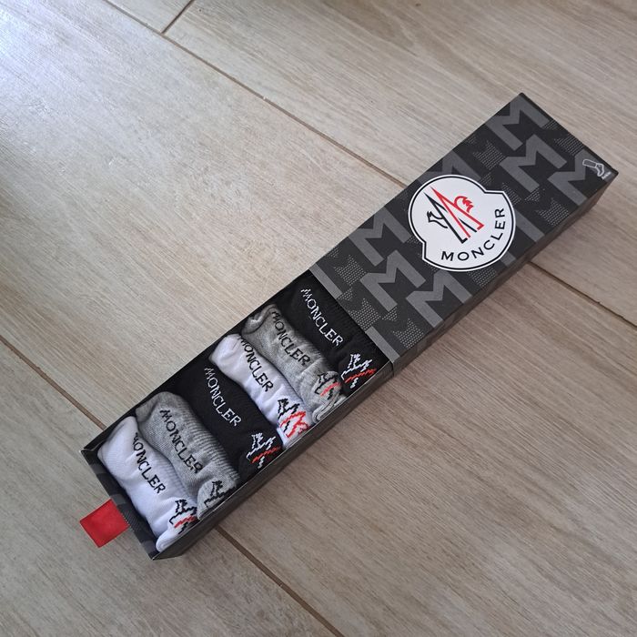 Pudełko skarpet męskich nowych rozmiar 40-45