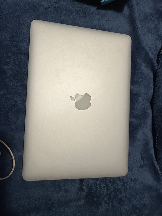 Apple MacBook Air 13", A1369, Late 2010 com carregador para peças