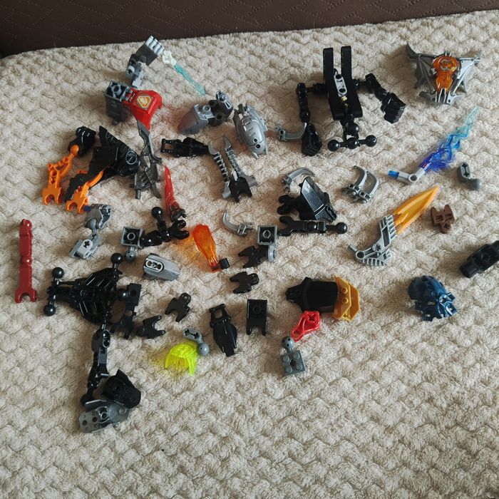 Lego bionicle оригінал,  деталі. Ціна за всі 4 фото.