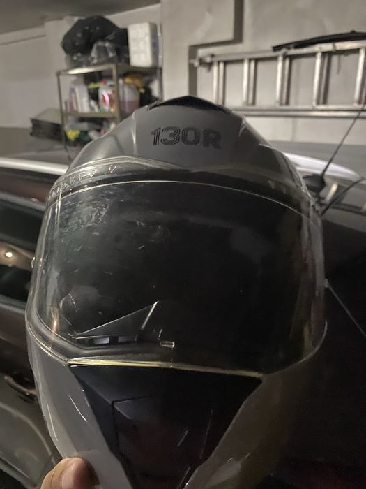 Capacete modular usado com alguna riscos