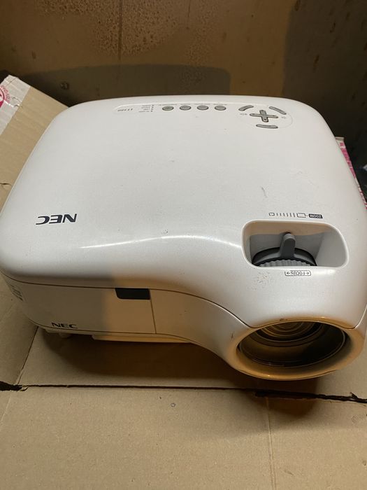 Проектор NEC LT380 в робочому стані