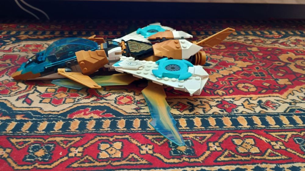 Lego ninjago złoty smoczy odrzutowiec zane